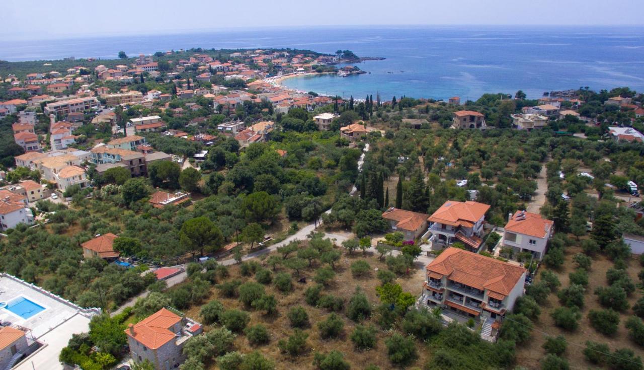 Theano Apartments Stoúpa Buitenkant foto