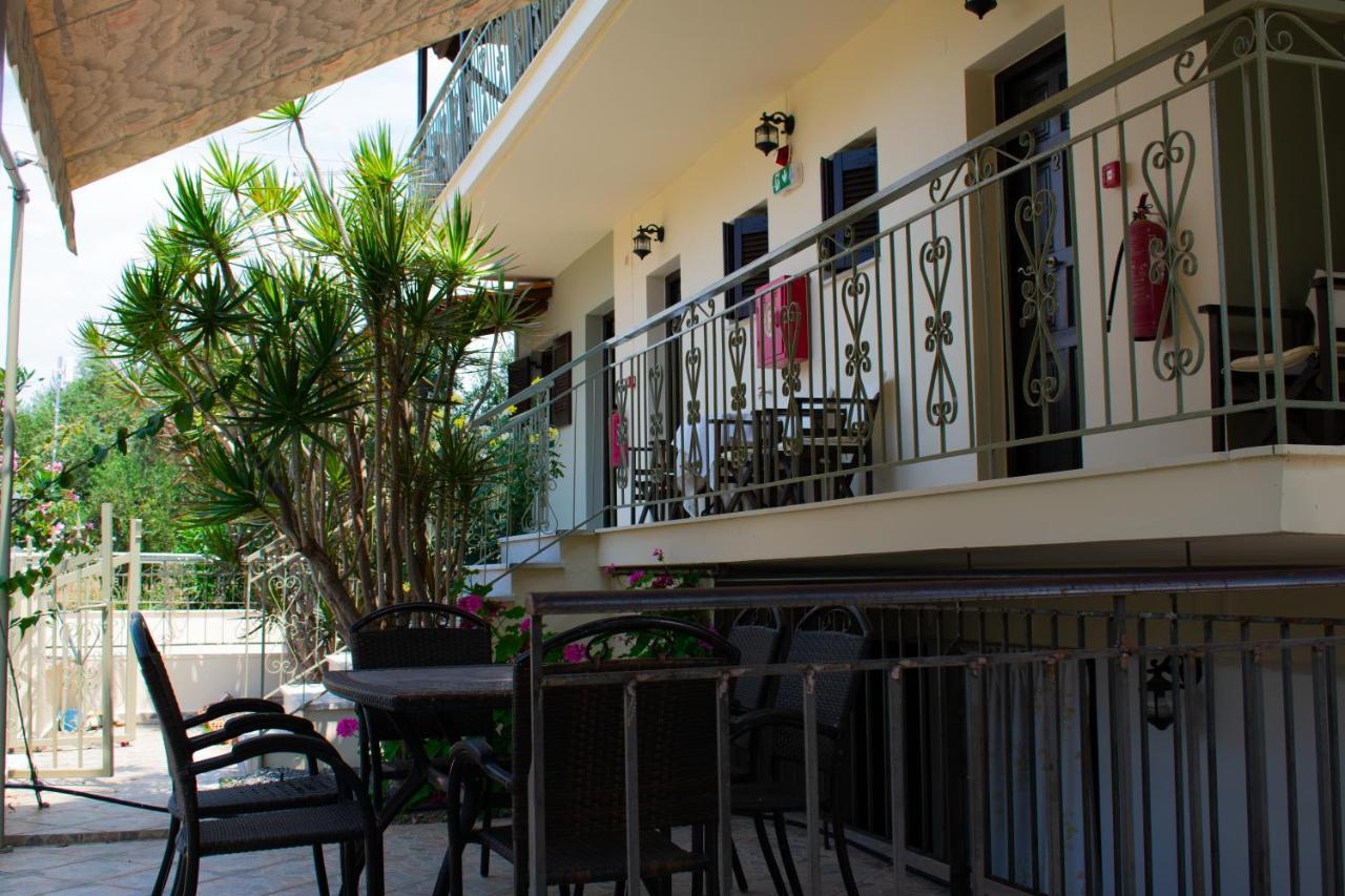 Theano Apartments Stoúpa Buitenkant foto